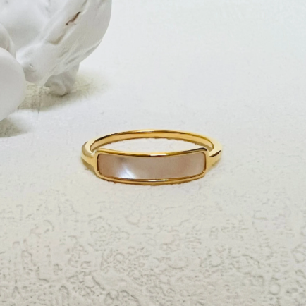 Mother of pearl ring, waterproof dainty shell ring.